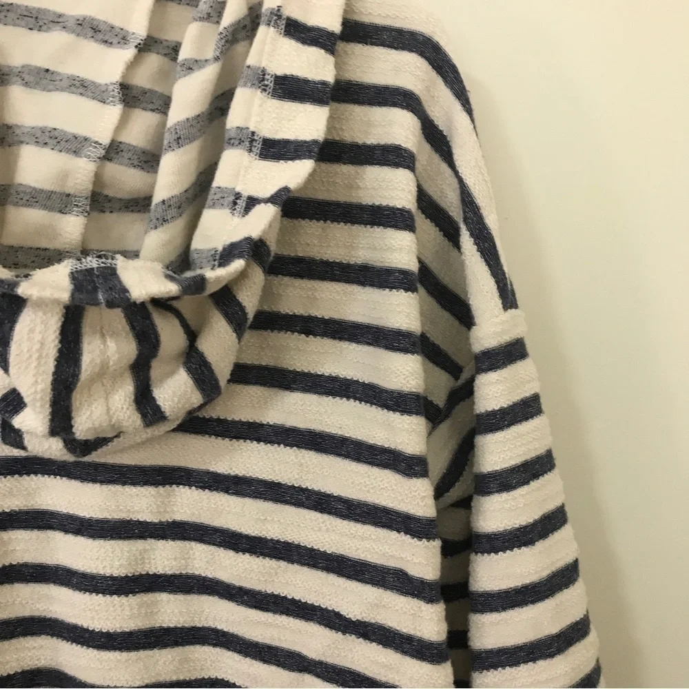 3/$15 old navy boys/kids 100% cotton blue and white stripe hoodie top